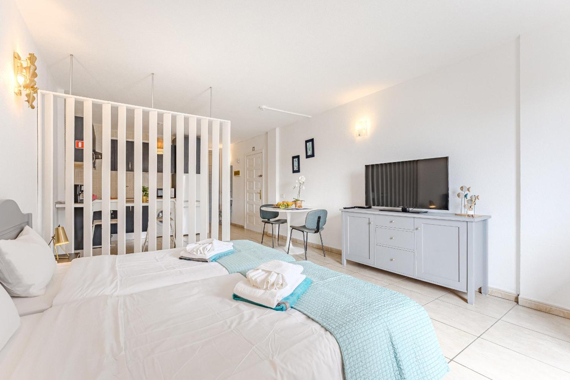 Blue Cristianos By Welcome Tenerife Los Cristianos  Exterior foto