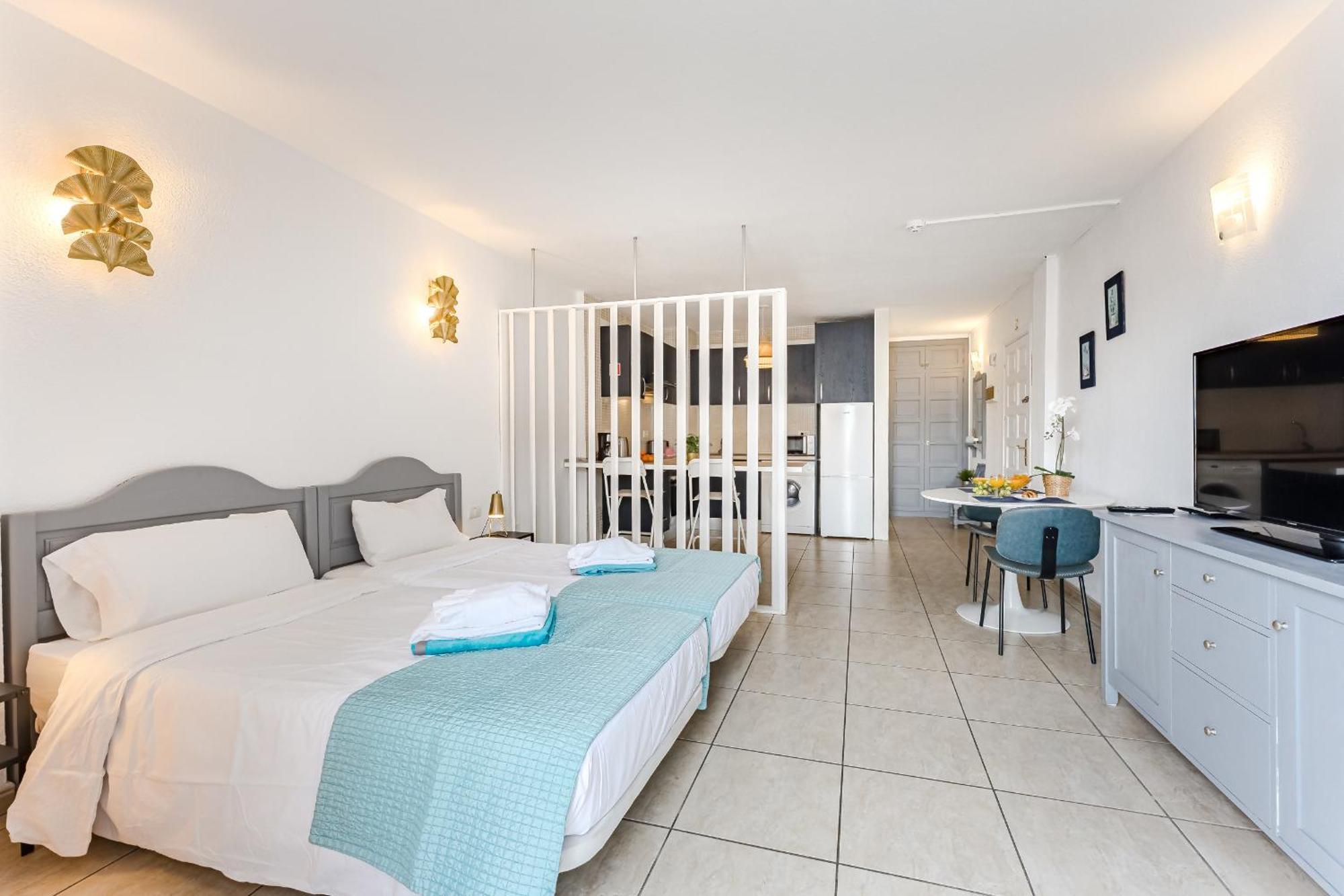 Blue Cristianos By Welcome Tenerife Los Cristianos  Exterior foto